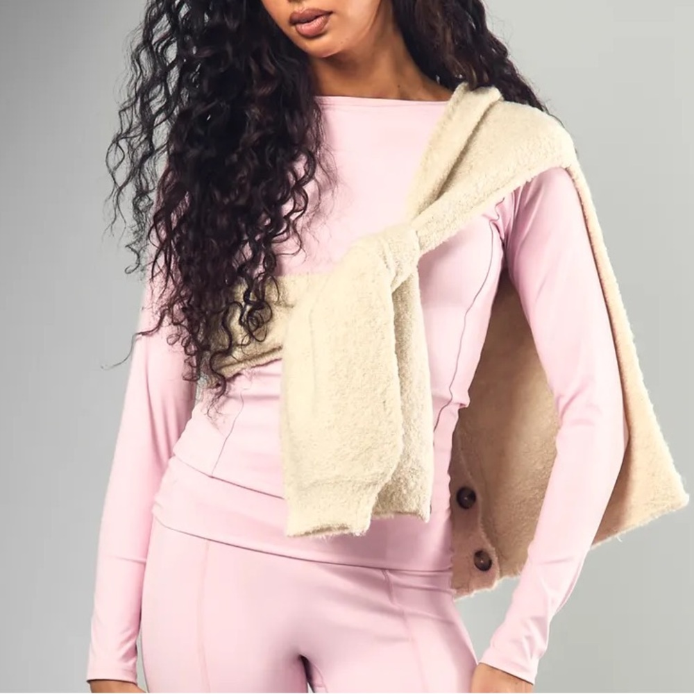 DSGN Studio Sports Ultra Sculpt Seam Detail Long Sleeve Top ✨